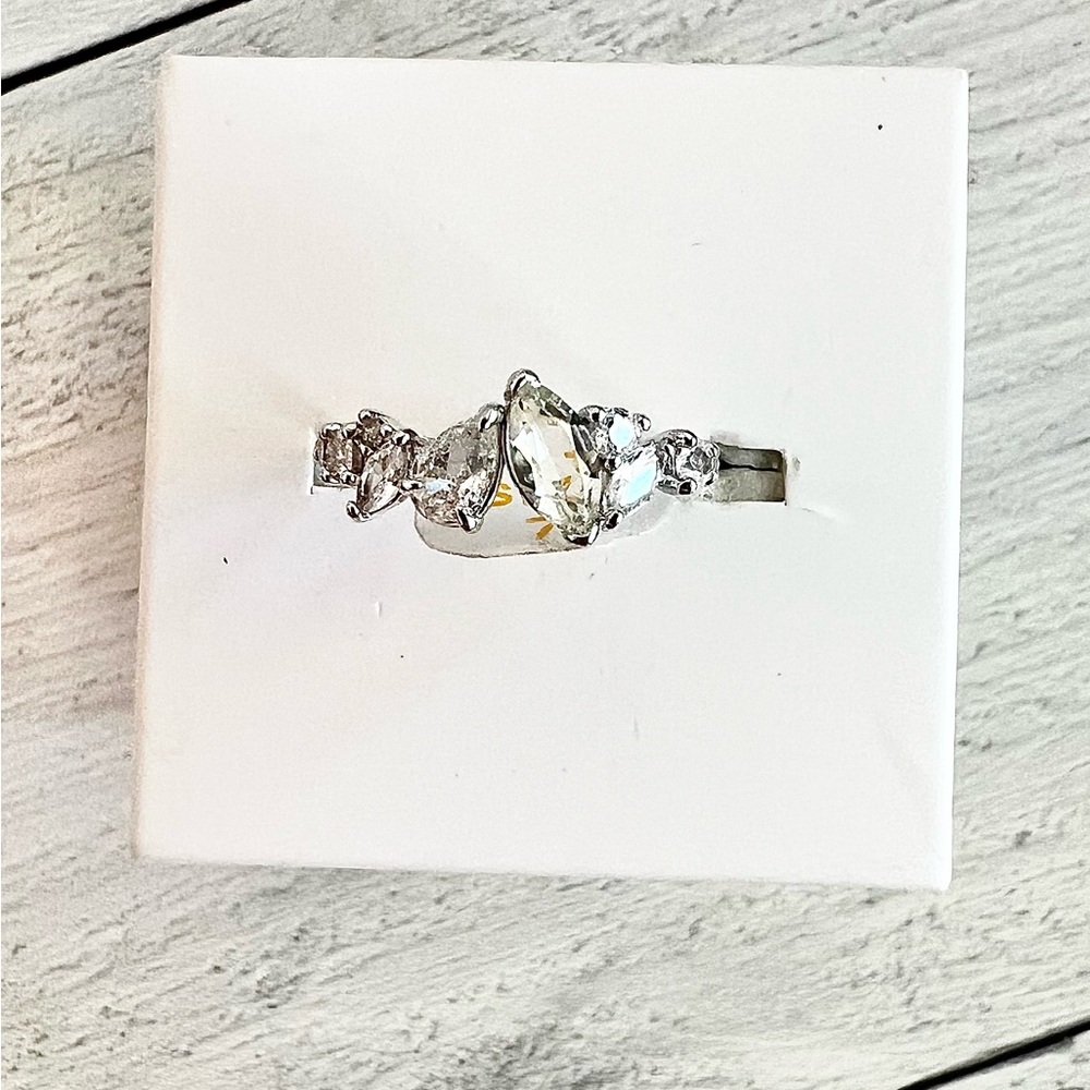 Elegant Silver Women's Ring